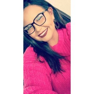 Meet your Posher, Abigail